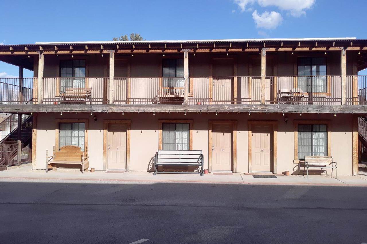 Tombstone Motel Exterior photo